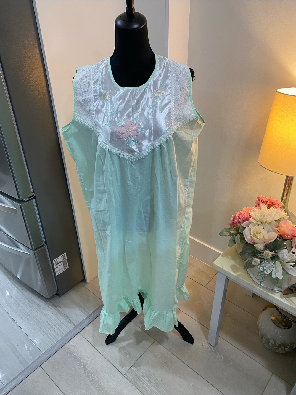 Sleeveless Mint Green Embroidered Nightgown